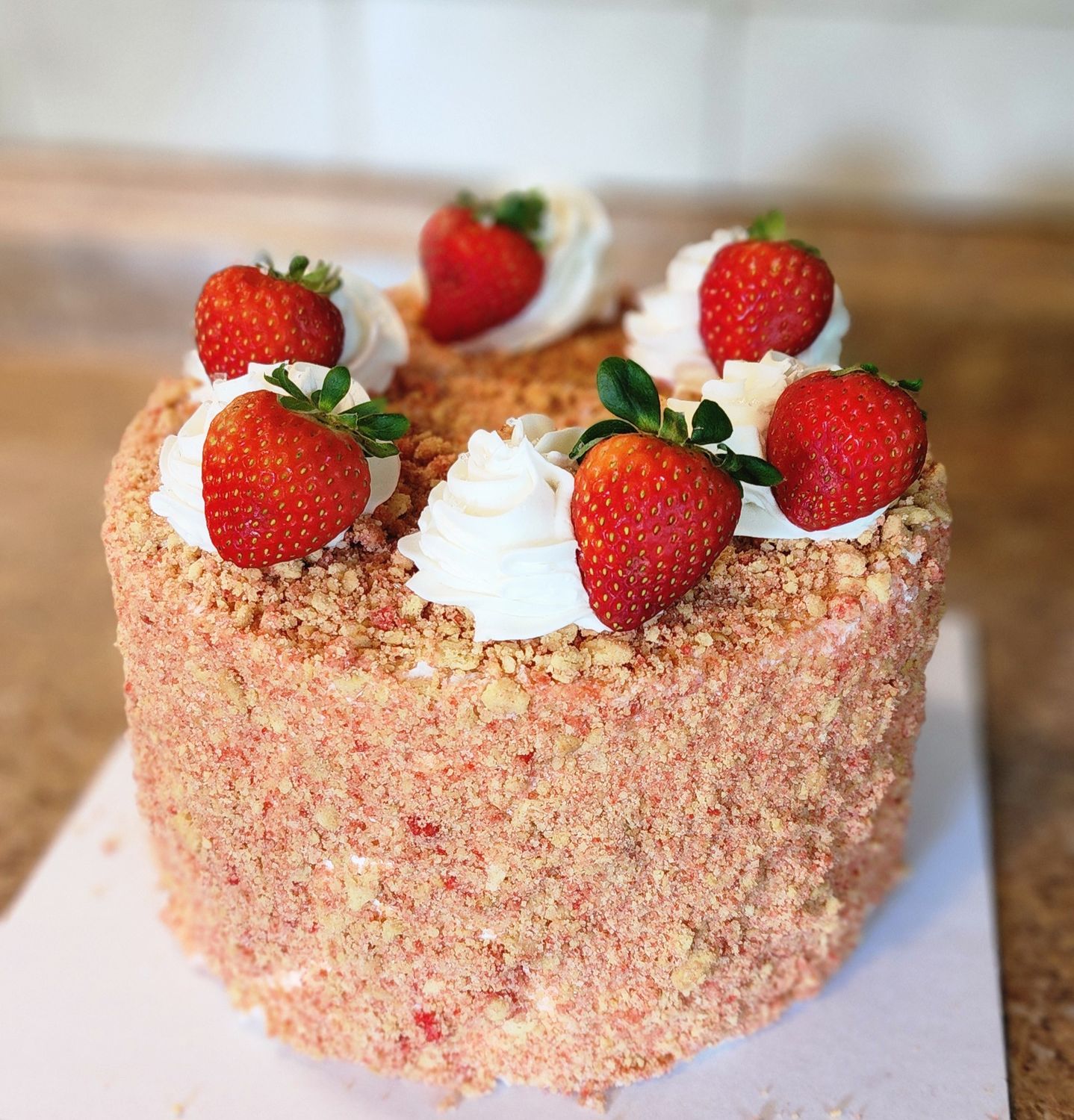 Strawberry Cheesecake Crunch Cake