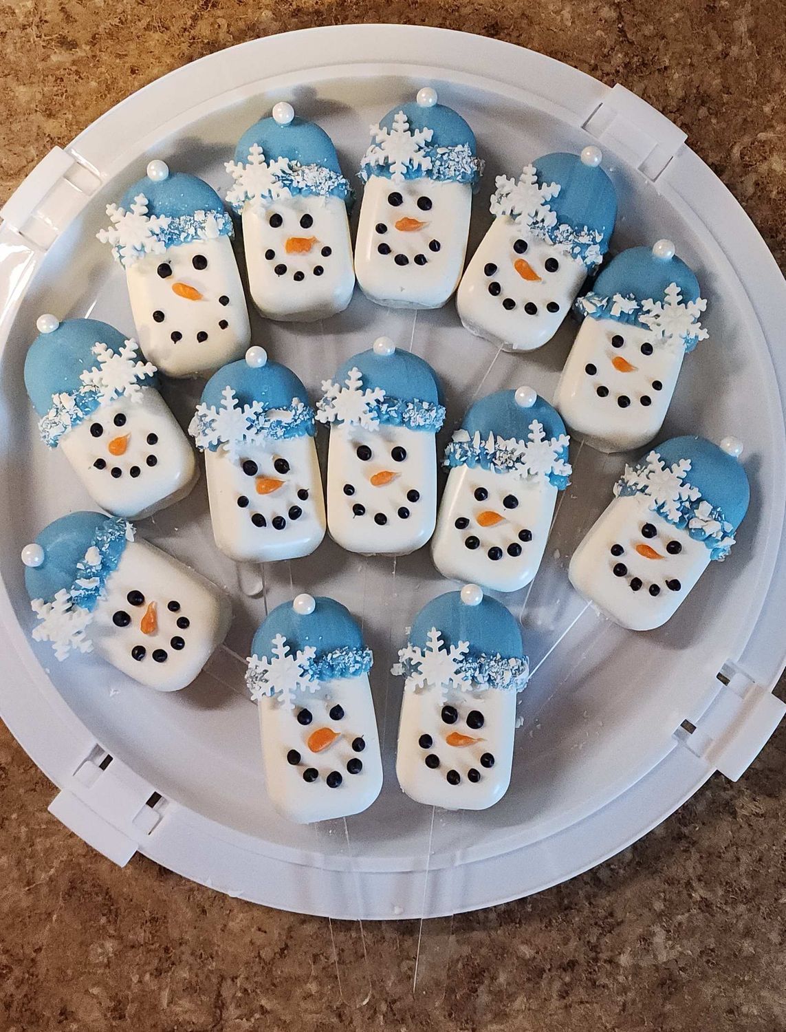 Cakesicles Snowman