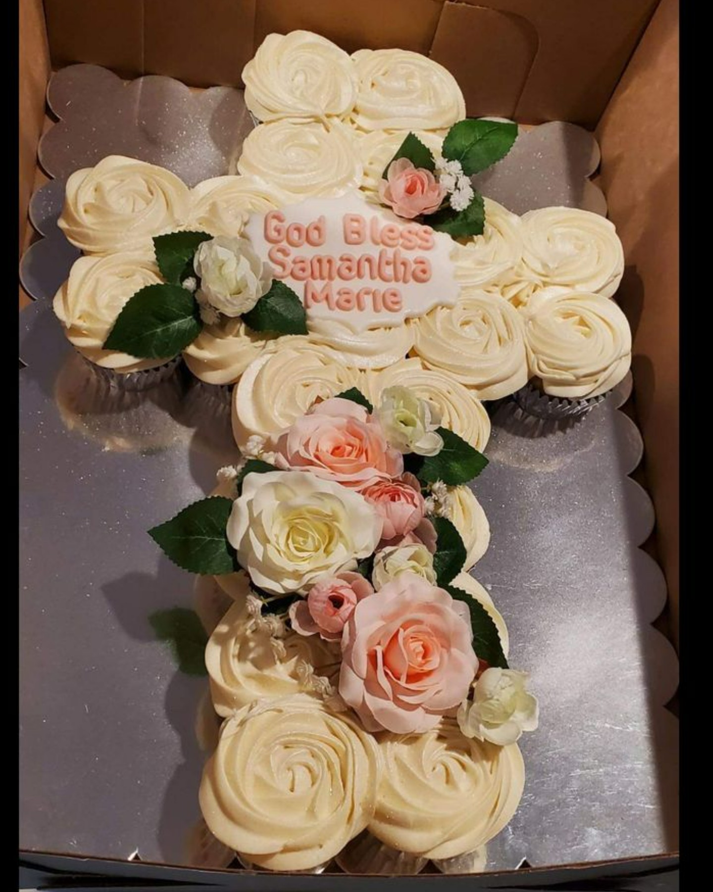 Cupcake Cake Cross